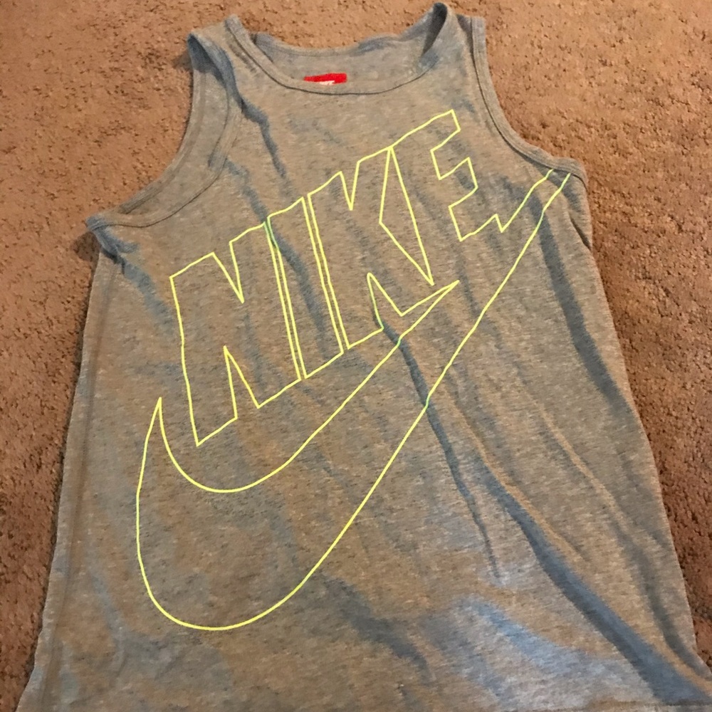 Nike gray sleeveless shirt